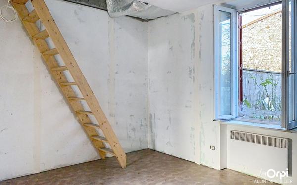 Maison à vendre    2 pièces • 49,58 m2 Commentry