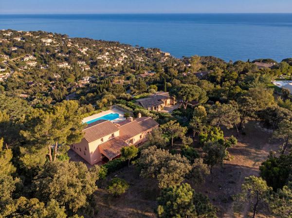 Vente Villa de luxe Les Issambres 5 Pièces 140 m²