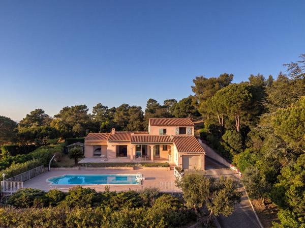 Vente Villa de luxe Les Issambres 5 Pièces 140 m²