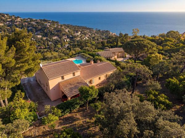 Vente Villa de luxe Les Issambres 5 Pièces 140 m²