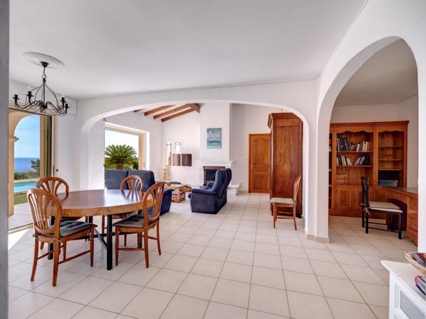 Vente Villa de luxe Les Issambres 5 Pièces 140 m²