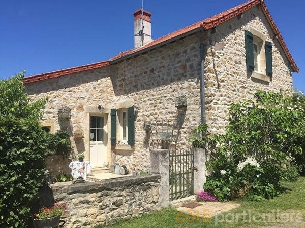 Vente
                Maison67 m² - 4 Pièces -
                    SAINT PIERRE LES ETIEUX (18210)