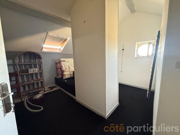 Vente
                Maison67 m² - 4 Pièces -
                    SAINT PIERRE LES ETIEUX (18210)
