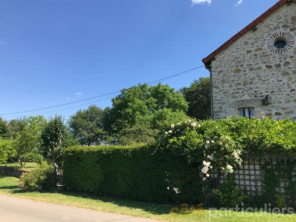 Vente
                Maison67 m² - 4 Pièces -
                    SAINT PIERRE LES ETIEUX (18210)