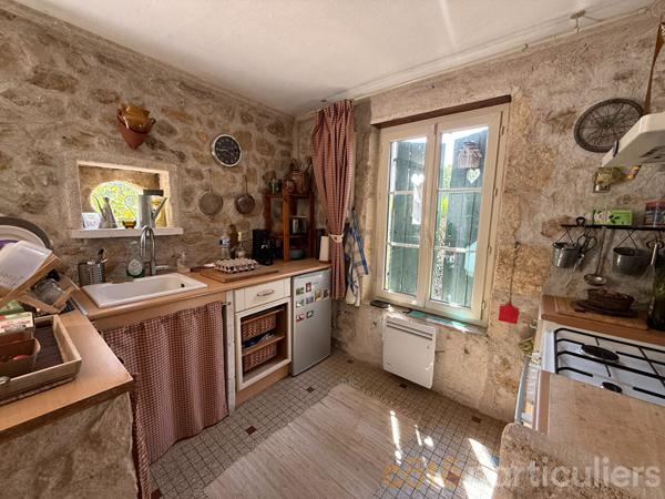 Vente
                Maison67 m² - 4 Pièces -
                    SAINT PIERRE LES ETIEUX (18210)