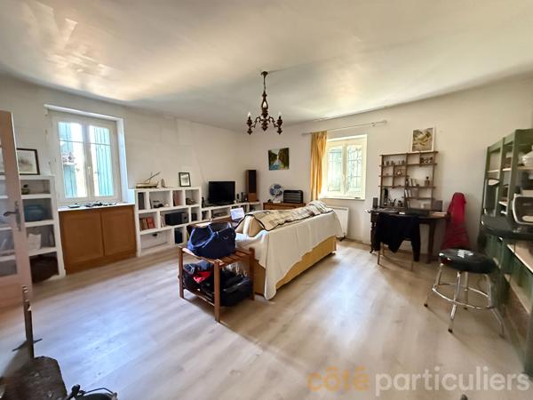 Vente
                Maison67 m² - 4 Pièces -
                    SAINT PIERRE LES ETIEUX (18210)