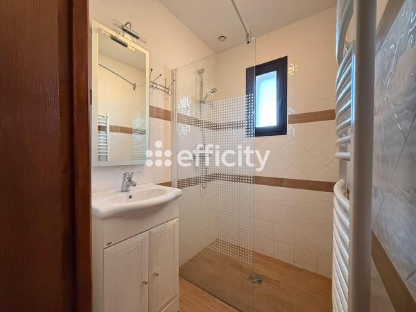 Maison 9 pièces - 275 m²