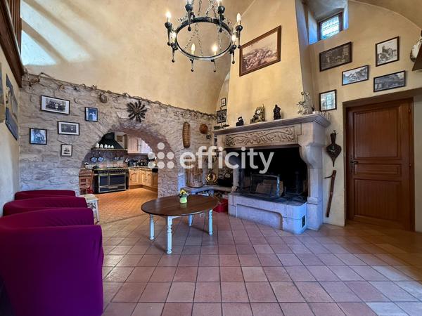 Maison 9 pièces - 275 m²