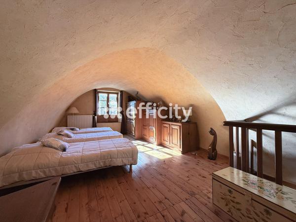 Maison 9 pièces - 275 m²