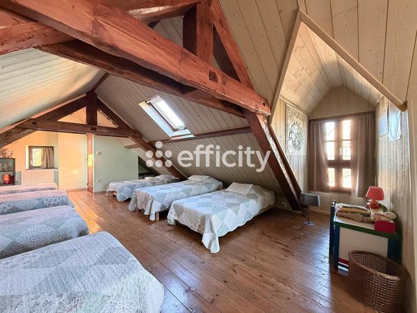 Maison 9 pièces - 275 m²