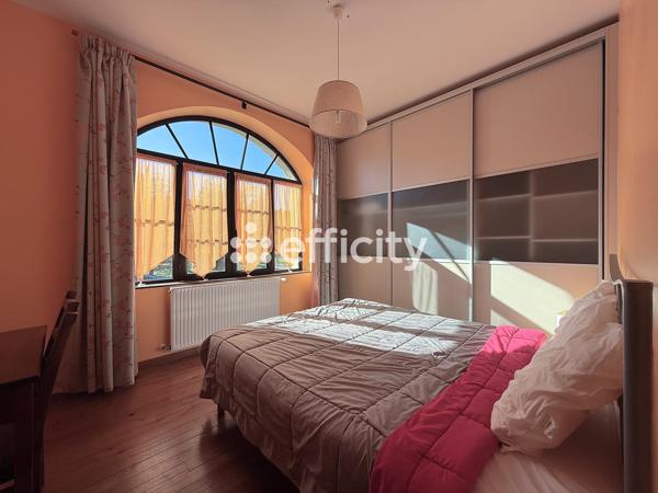 Maison 9 pièces - 275 m²