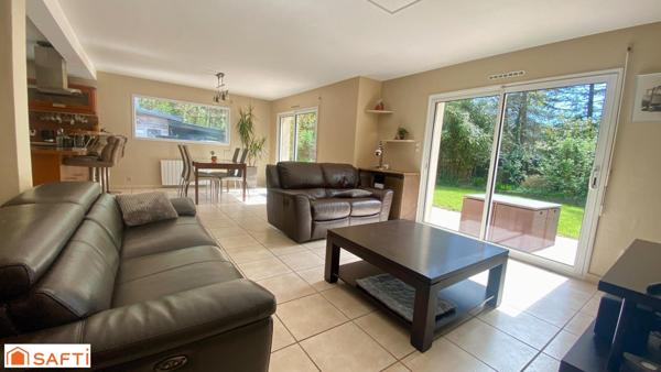 Maison familiale avec atelier indépendant