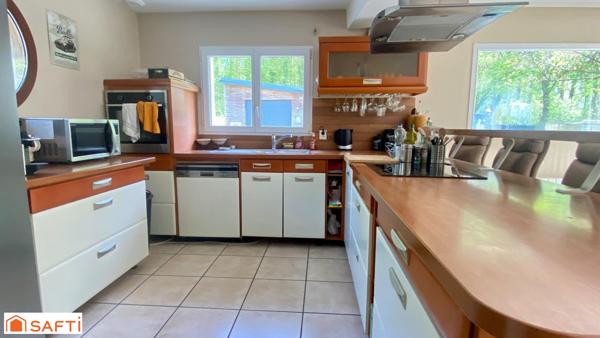 Maison familiale avec atelier indépendant