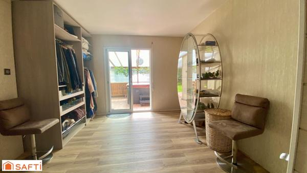 Maison familiale avec atelier indépendant