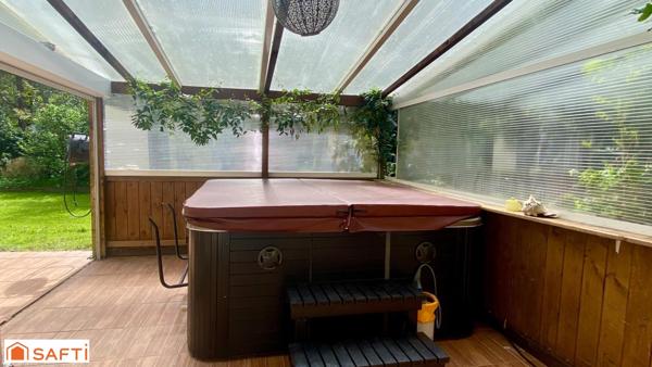 Maison familiale avec atelier indépendant