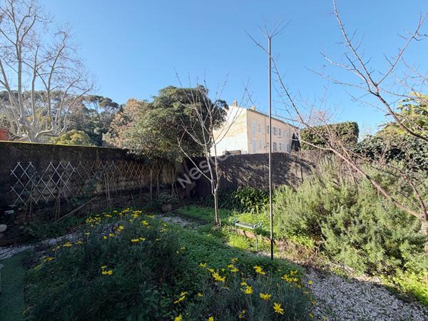 LE PRADET - Centre ville - Maison en 2 logements - Garage
