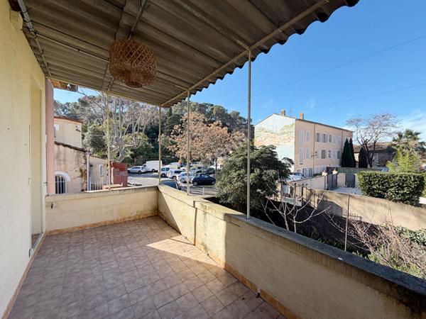 LE PRADET - Centre ville - Maison en 2 logements - Garage