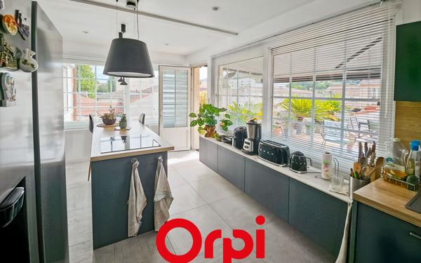 Appartement à vendre    11 pièces • 523 m2 Marseille 11