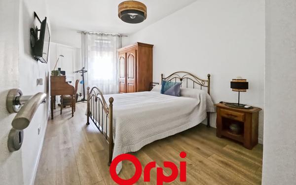 Appartement à vendre    11 pièces • 523 m2 Marseille 11