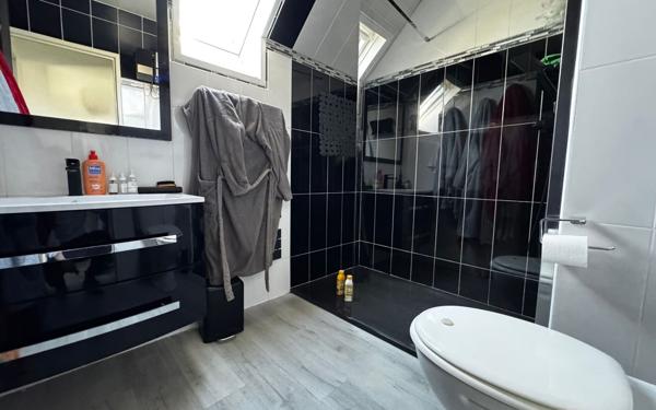Maison à vendre    7 pièces • 208 m2 Bihorel