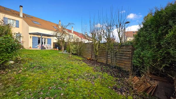 Maison Jouy Le Moutier 121m² 4 chambres