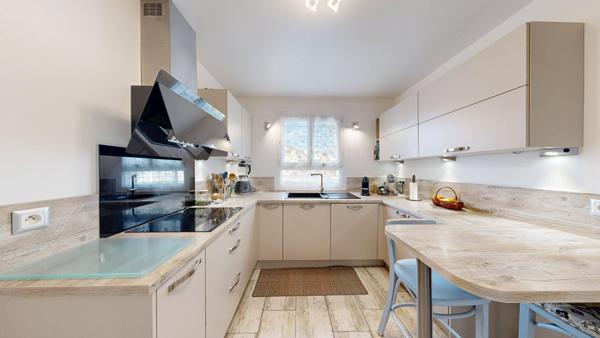 Maison Jouy Le Moutier 121m² 4 chambres