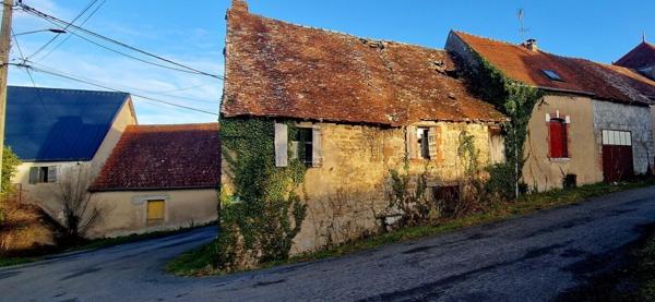 Un lieu chargé d'âme à réinventer - Ensemble vigneron de caractère entre Domérat et Huriel. Huriel