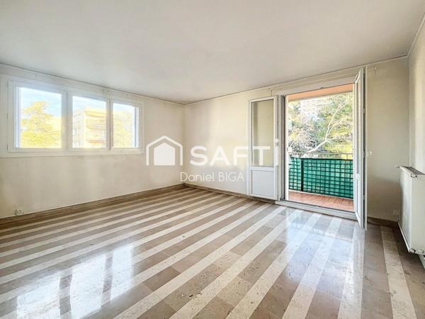 Grand appartement 7 pièces de 128 m² au dernier étage dans résidence sécurisée
