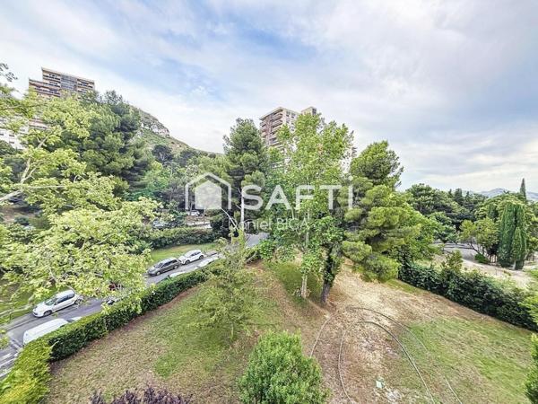 Grand appartement 7 pièces de 128 m² au dernier étage dans résidence sécurisée