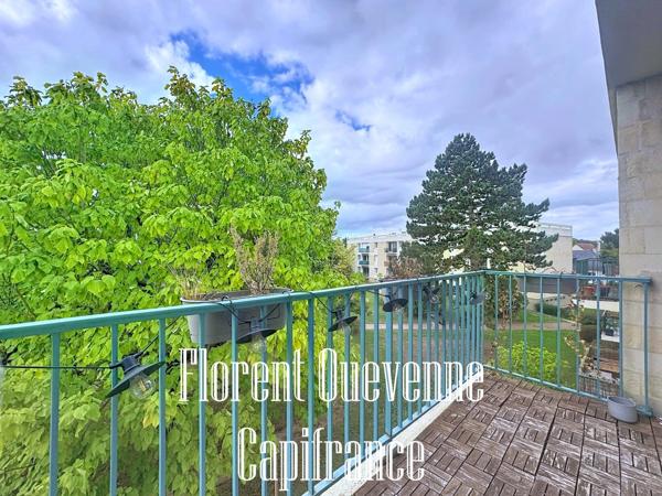 DERNIER ÉTAGE – 3 CHAMBRES – 47 m² DE PIÈCE DE VIE – BALCON AVEC VUE SUR PARC – GARAGE