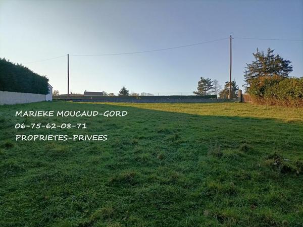 Bas-en-basset centre  TERRAIN constructible de 1000m²
