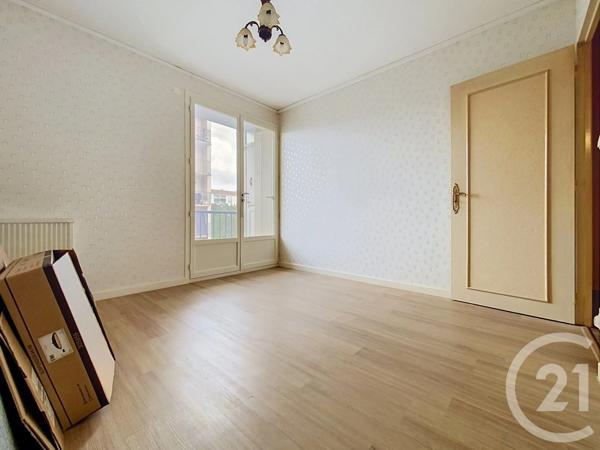 Appartement à vendre  3 pièces - 86,72 m 2   ROCHEFORT  - 17