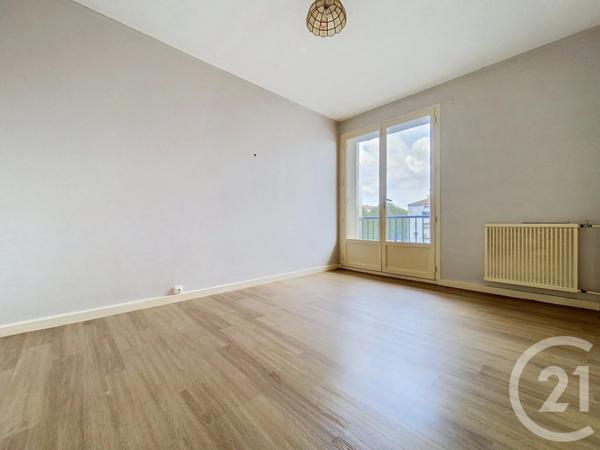 Appartement à vendre  3 pièces - 86,72 m 2   ROCHEFORT  - 17