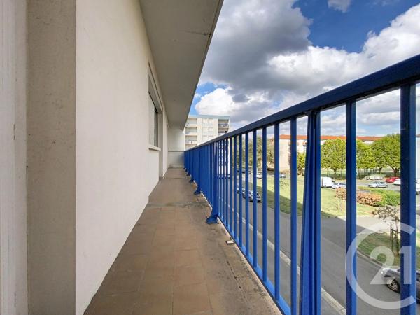 Appartement à vendre  3 pièces - 86,72 m 2   ROCHEFORT  - 17