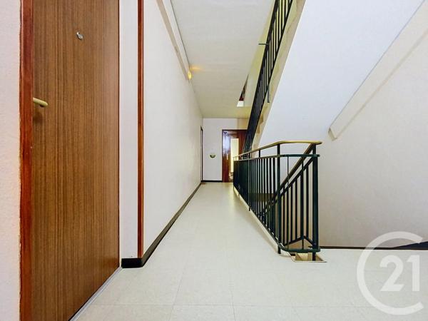 Appartement à vendre  3 pièces - 86,72 m 2   ROCHEFORT  - 17