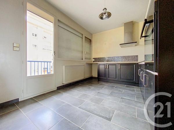 Appartement à vendre  3 pièces - 86,72 m 2   ROCHEFORT  - 17