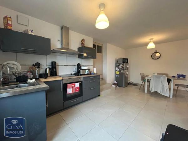 Appartement à louer 2 pièces 67.76m² Lagraulière (19100)