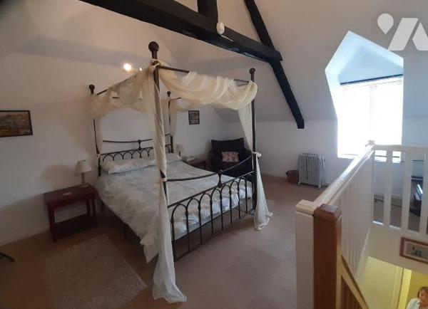 🏡 À Vendre ? Bar Commercial avec Gîte et Logement à SAINTE-BRIGITTE (56480)

Située a...