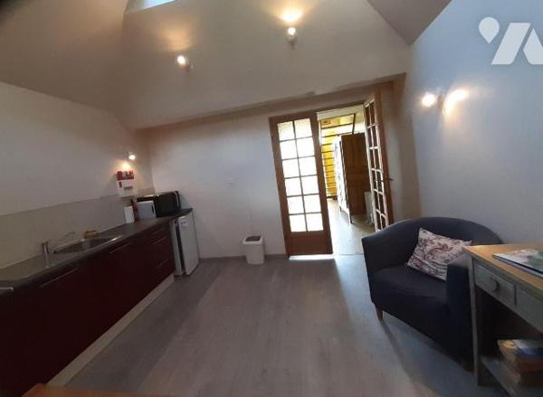 🏡 À Vendre ? Bar Commercial avec Gîte et Logement à SAINTE-BRIGITTE (56480)

Située a...