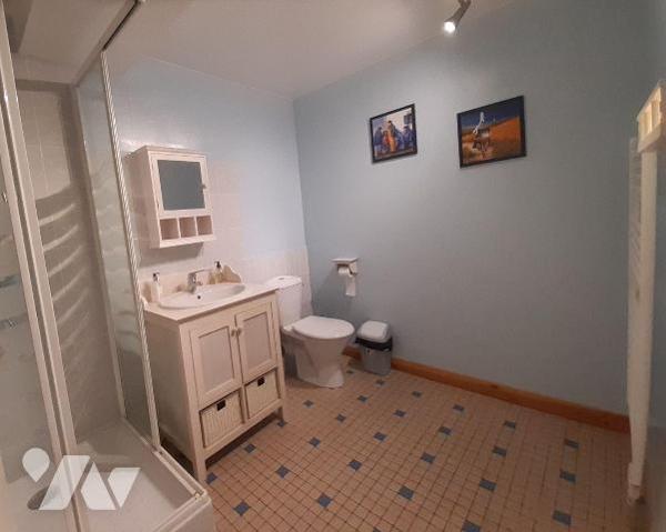 🏡 À Vendre ? Bar Commercial avec Gîte et Logement à SAINTE-BRIGITTE (56480)

Située a...