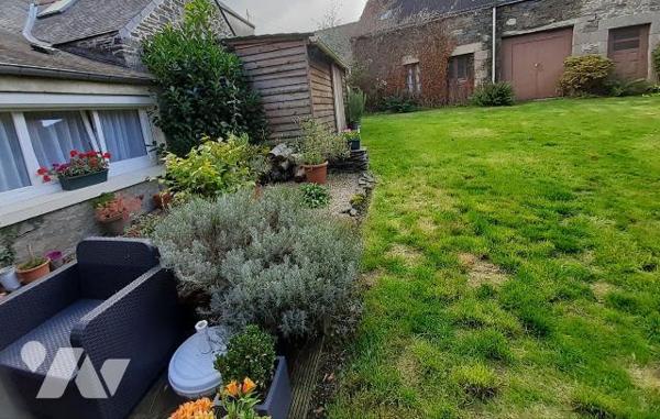 🏡 À Vendre ? Bar Commercial avec Gîte et Logement à SAINTE-BRIGITTE (56480)

Située a...