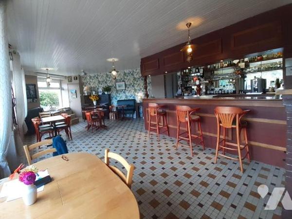 🏡 À Vendre ? Bar Commercial avec Gîte et Logement à SAINTE-BRIGITTE (56480)

Située a...