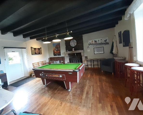 🏡 À Vendre ? Bar Commercial avec Gîte et Logement à SAINTE-BRIGITTE (56480)

Située a...