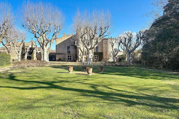 Vente Château Uzès 15 Pièces 880 m²