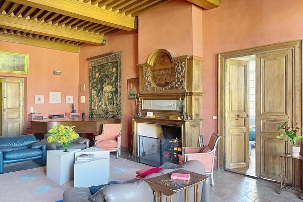 Vente Château Uzès 15 Pièces 880 m²