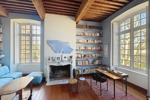 Vente Château Uzès 15 Pièces 880 m²