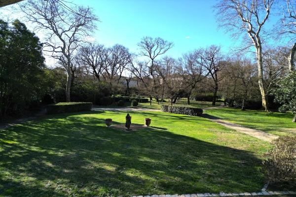 Vente Château Uzès 15 Pièces 880 m²