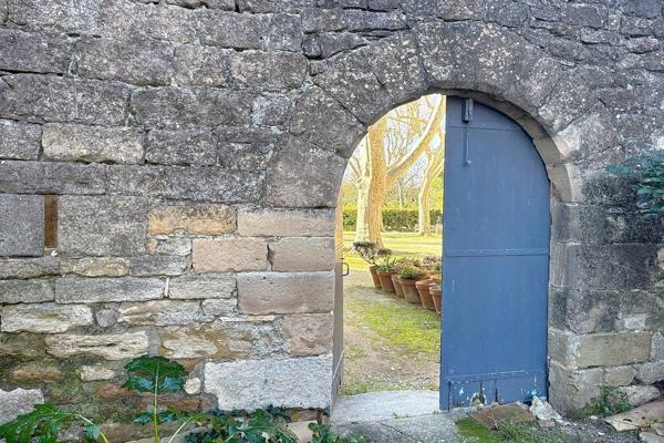 Vente Château Uzès 15 Pièces 880 m²