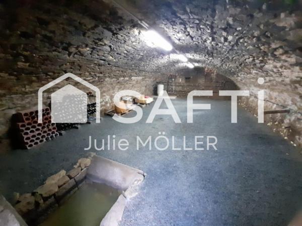 Ancien corps de ferme rénové avec piscine intérieure à Bonnat