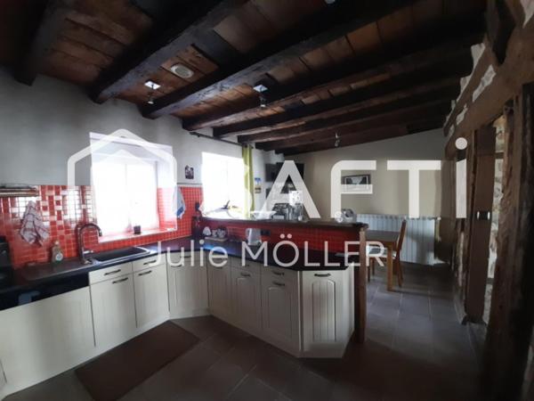 Ancien corps de ferme rénové avec piscine intérieure à Bonnat